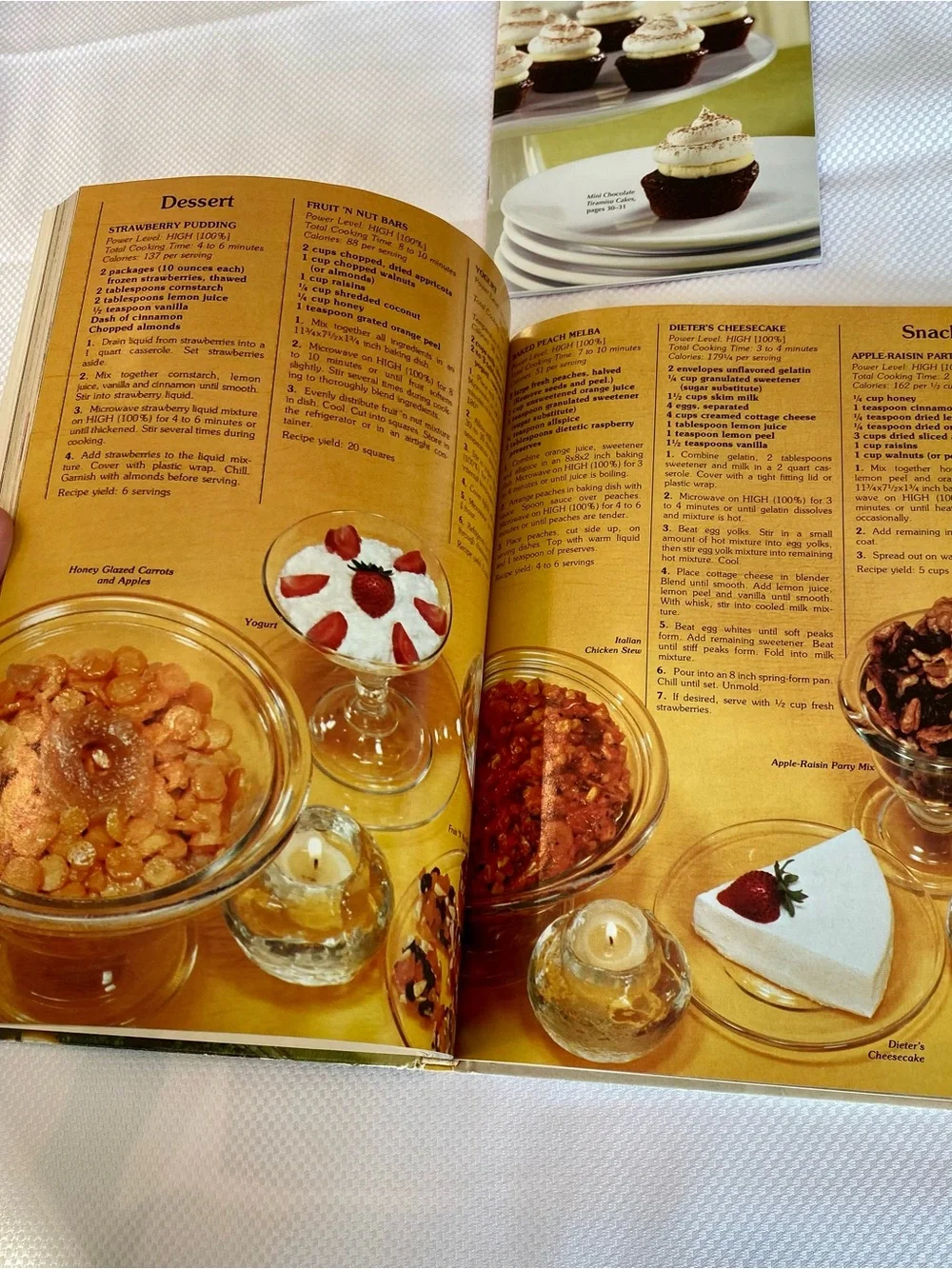 70s Tappen Microwave Cooking Guide - Green Cover 224 pages